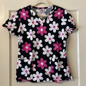 Scrub top. Perfect for healthcare worker. Two pockets. EUC
